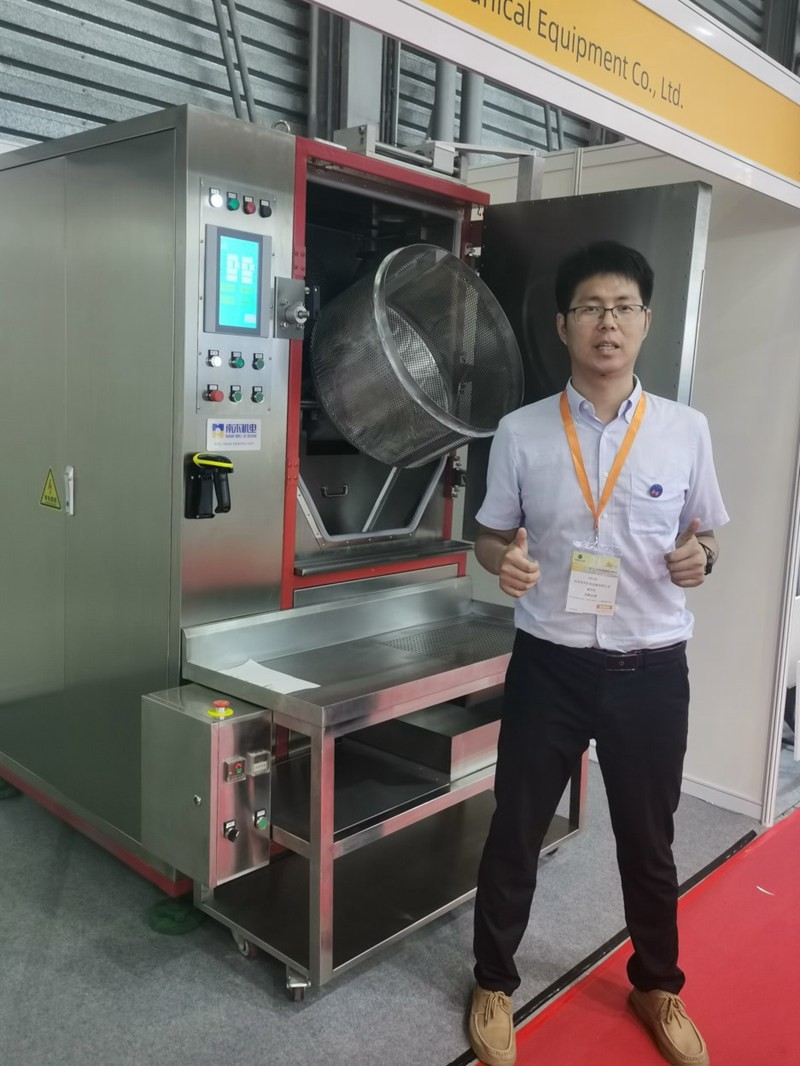 Nanjing Pege asistió a China Rubber Tech 2023 celebrada en Shanghai para exhibir nuestra última máquina desbarbadora criogénica