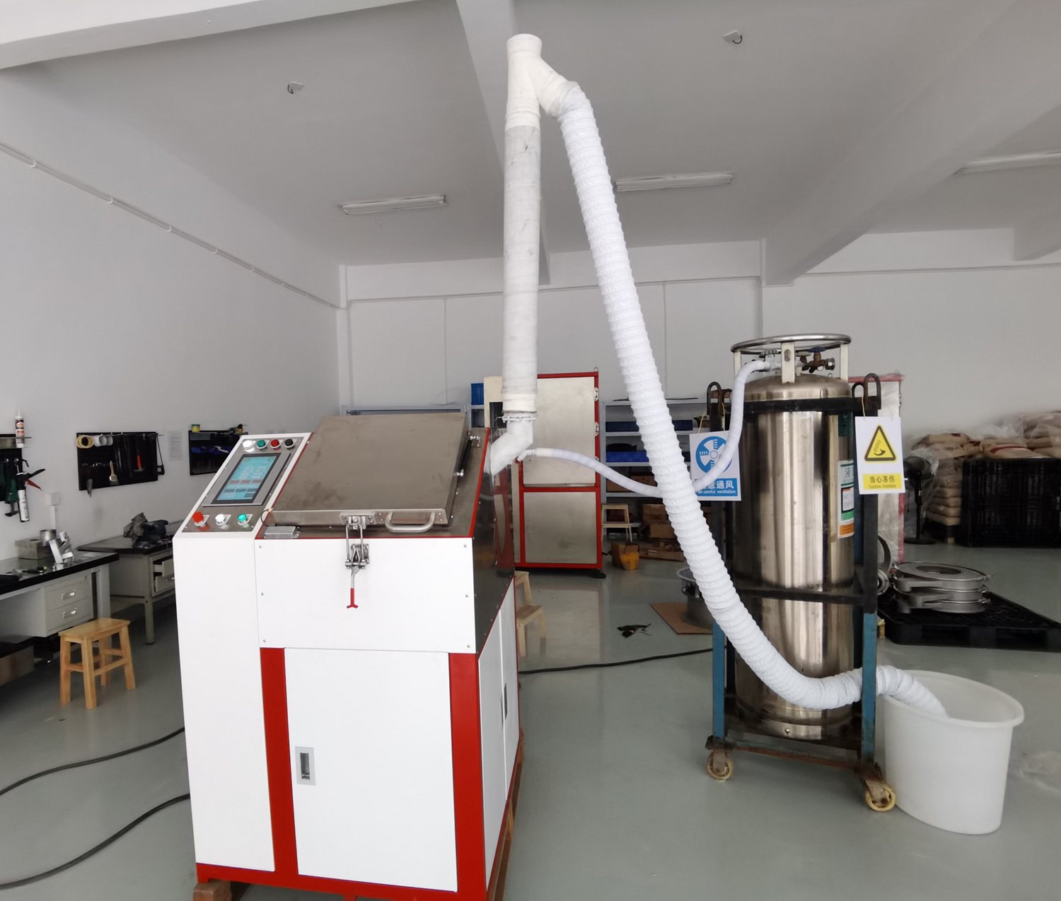 PEGE cryogenic deflashing machine PG-40T PEGE cryogenic deflashing machine PG-40T